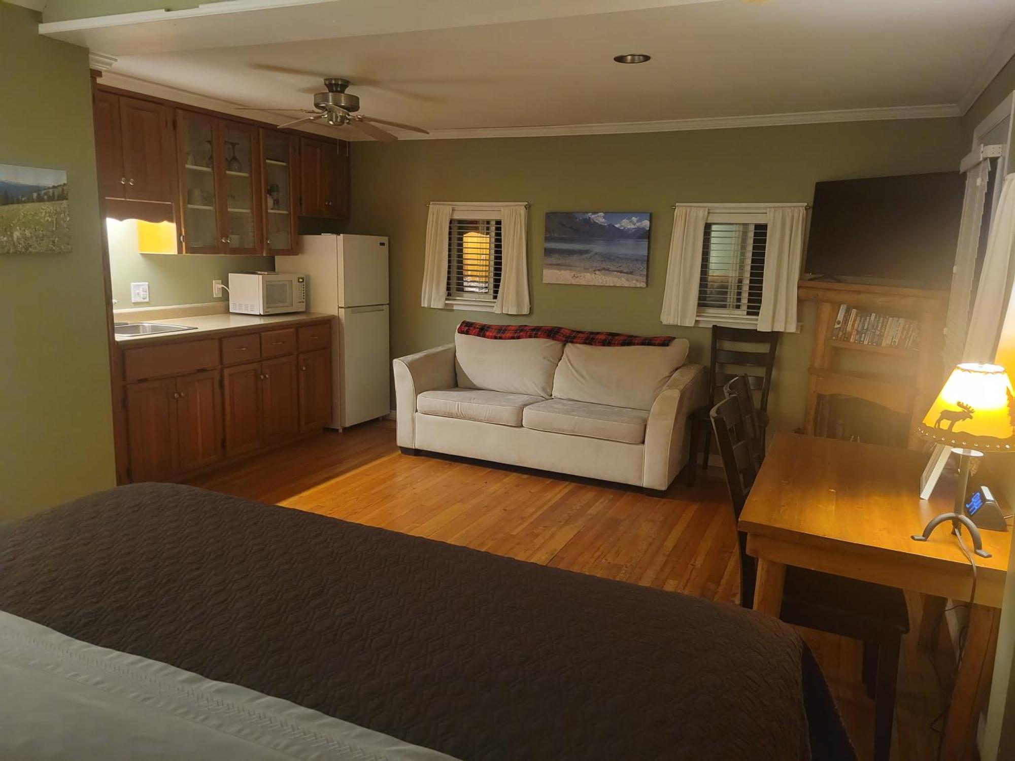 Riverbend Guest house 2*