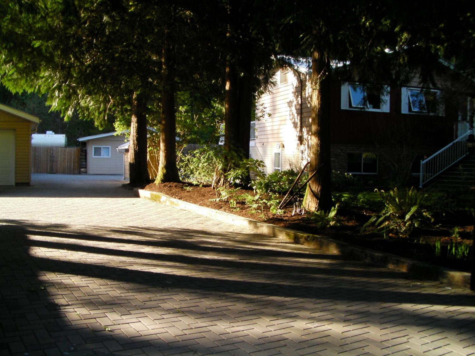 Riverbend Guest house 2*